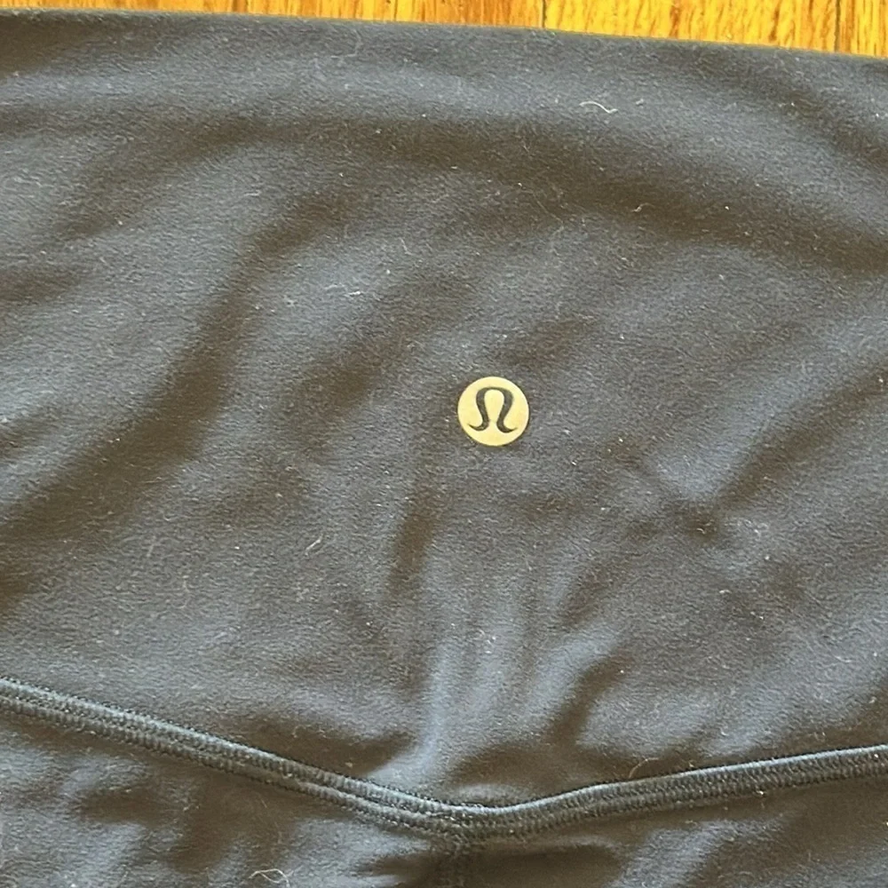 Lululemon sz 6 Align Crop 21
